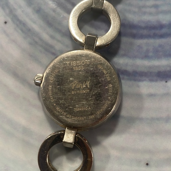 Tissot “pinky” ladies watch. NEW BATTERY - Picture 6 of 9